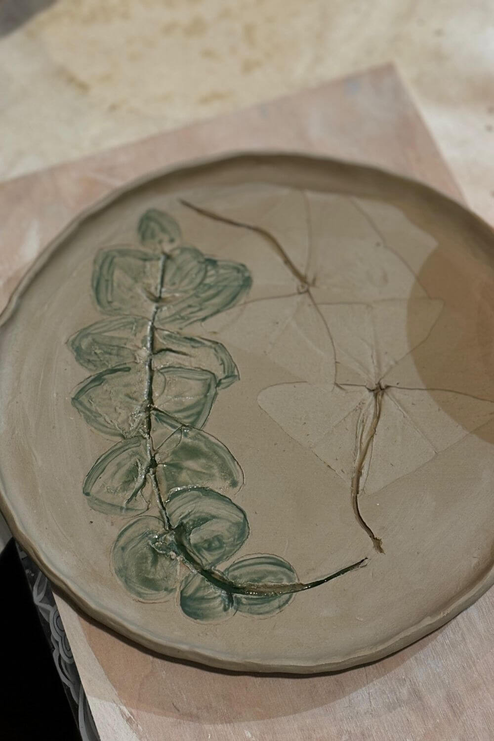 Workshop di impressioni botaniche su argilla - immagine 3